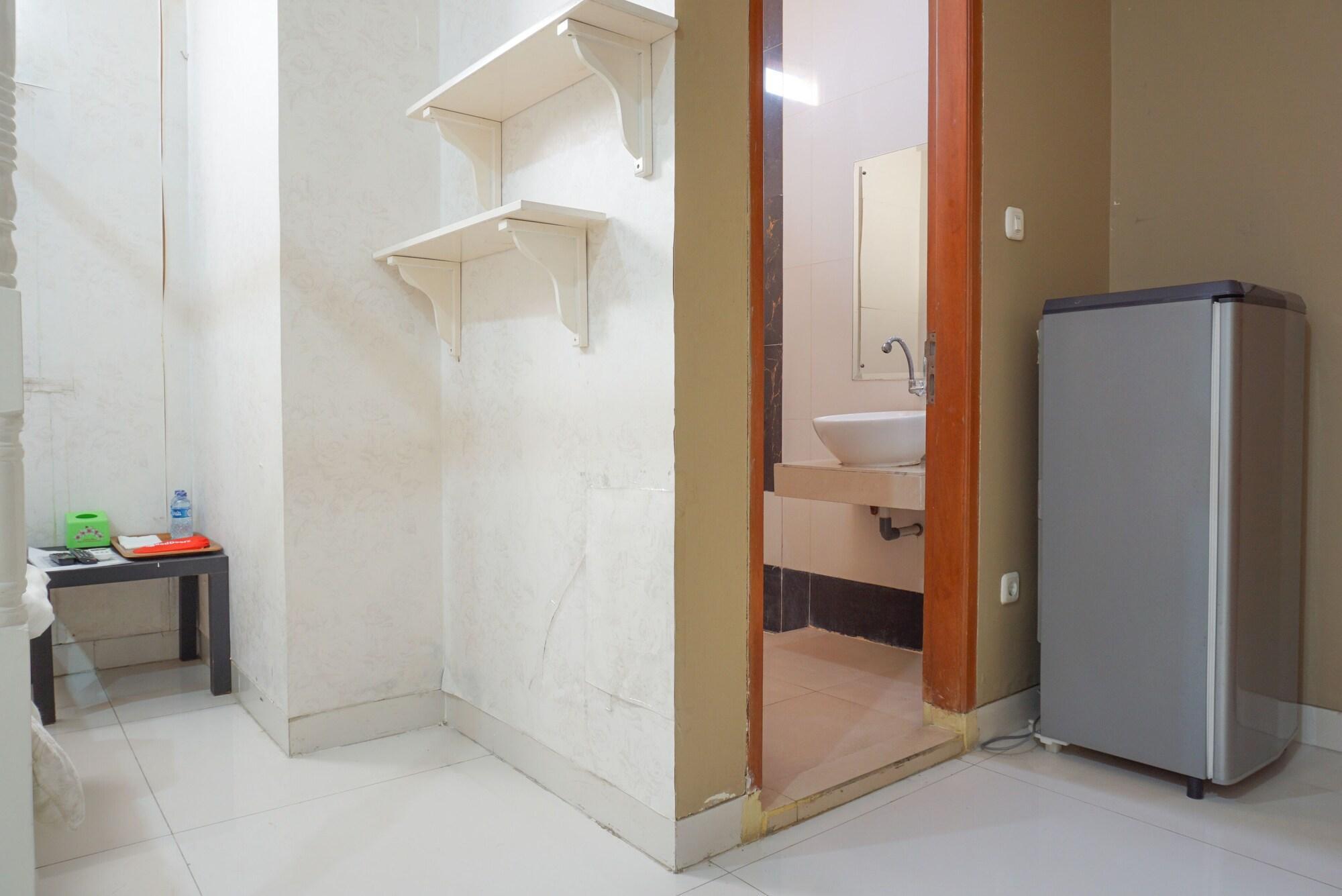 Reddoorz Near Kemang Square Hotell Jakarta Exteriör bild