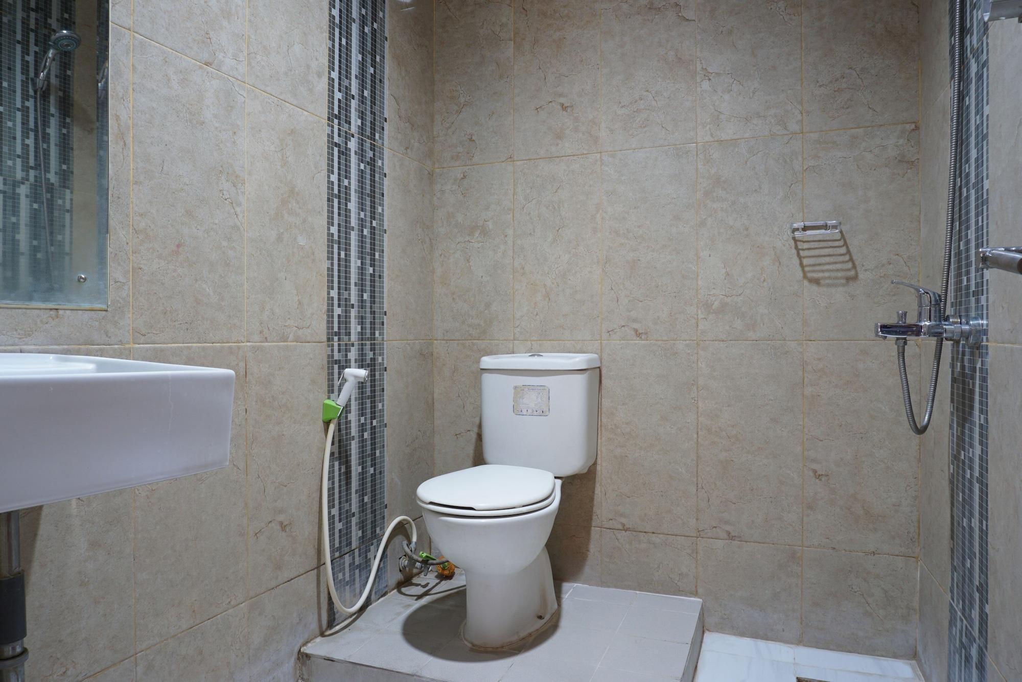 Reddoorz Near Kemang Square Hotell Jakarta Exteriör bild