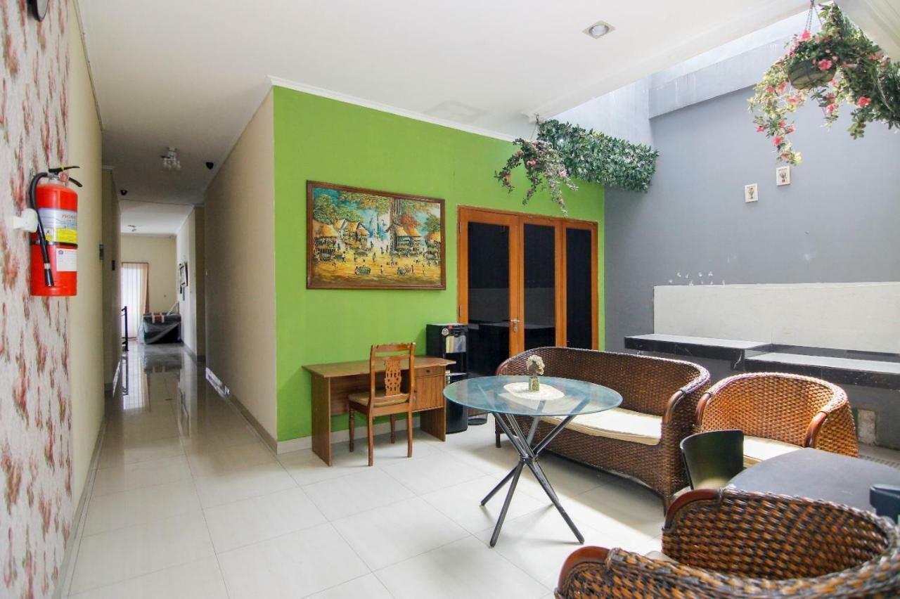 Reddoorz Near Kemang Square Hotell Jakarta Exteriör bild